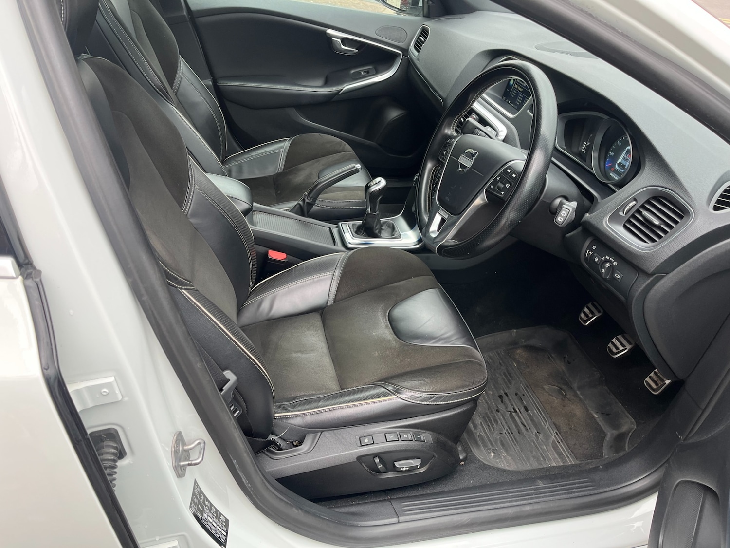 Used Volvo V40 2014 for sale - 77902582: Photo 13