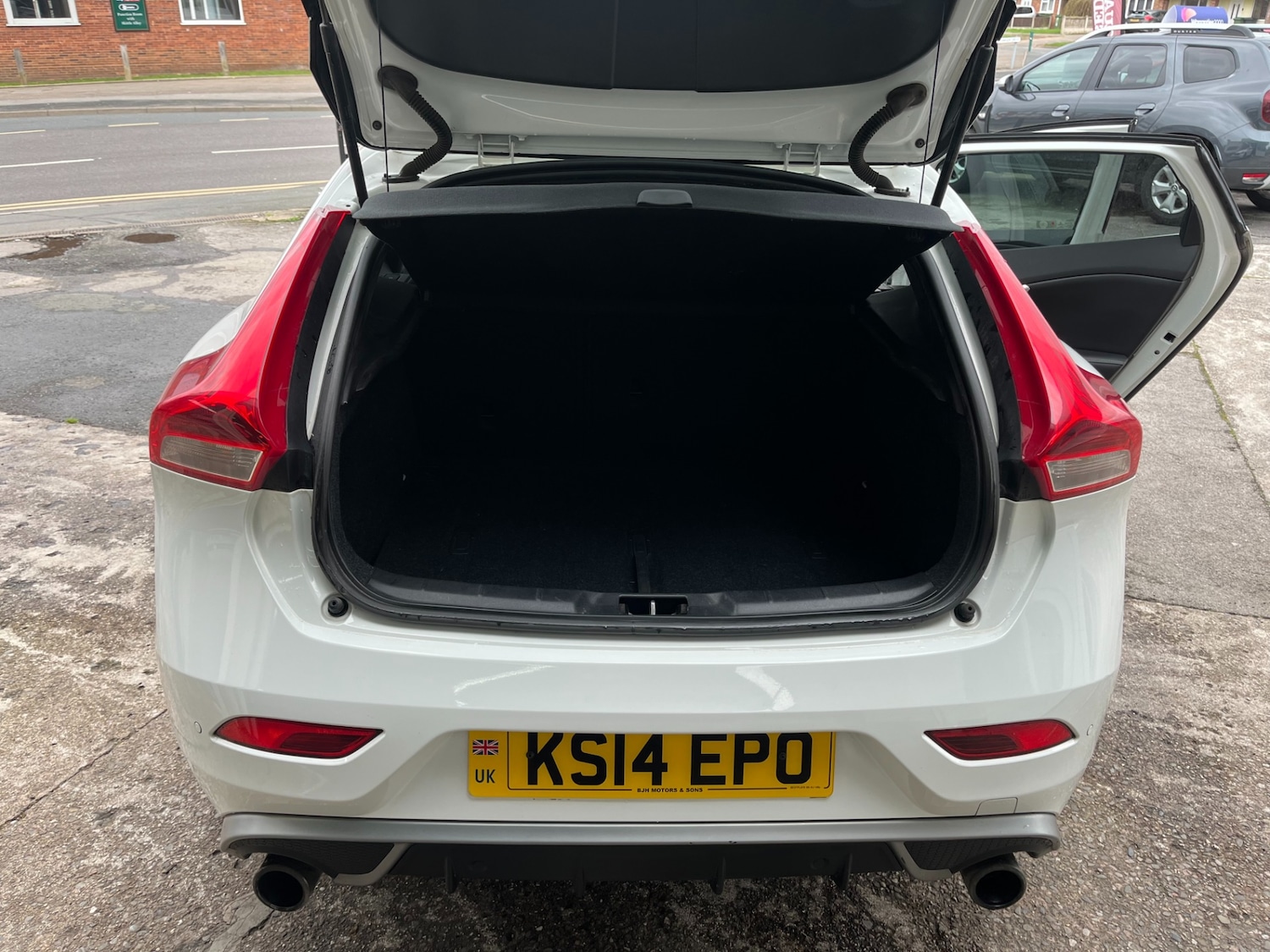 Used Volvo V40 2014 for sale - 77902582: Photo 16