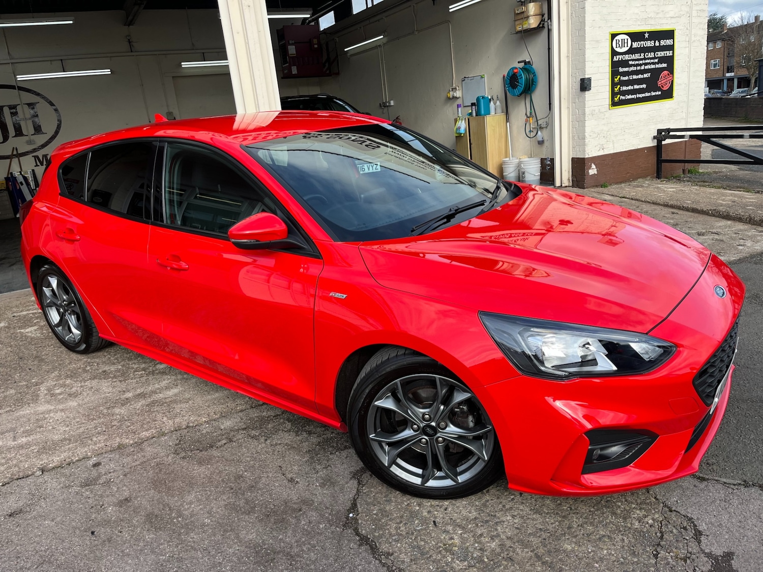 Used Ford Focus 2018 for sale - 77650774: Photo 2