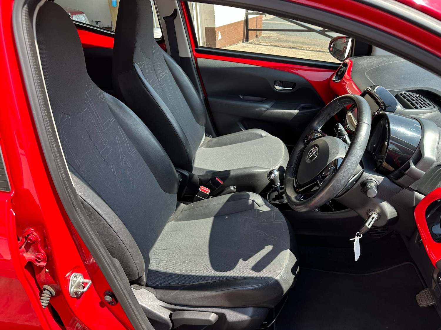 Used Toyota AYGO 2015 for sale - 77392126: Photo 10