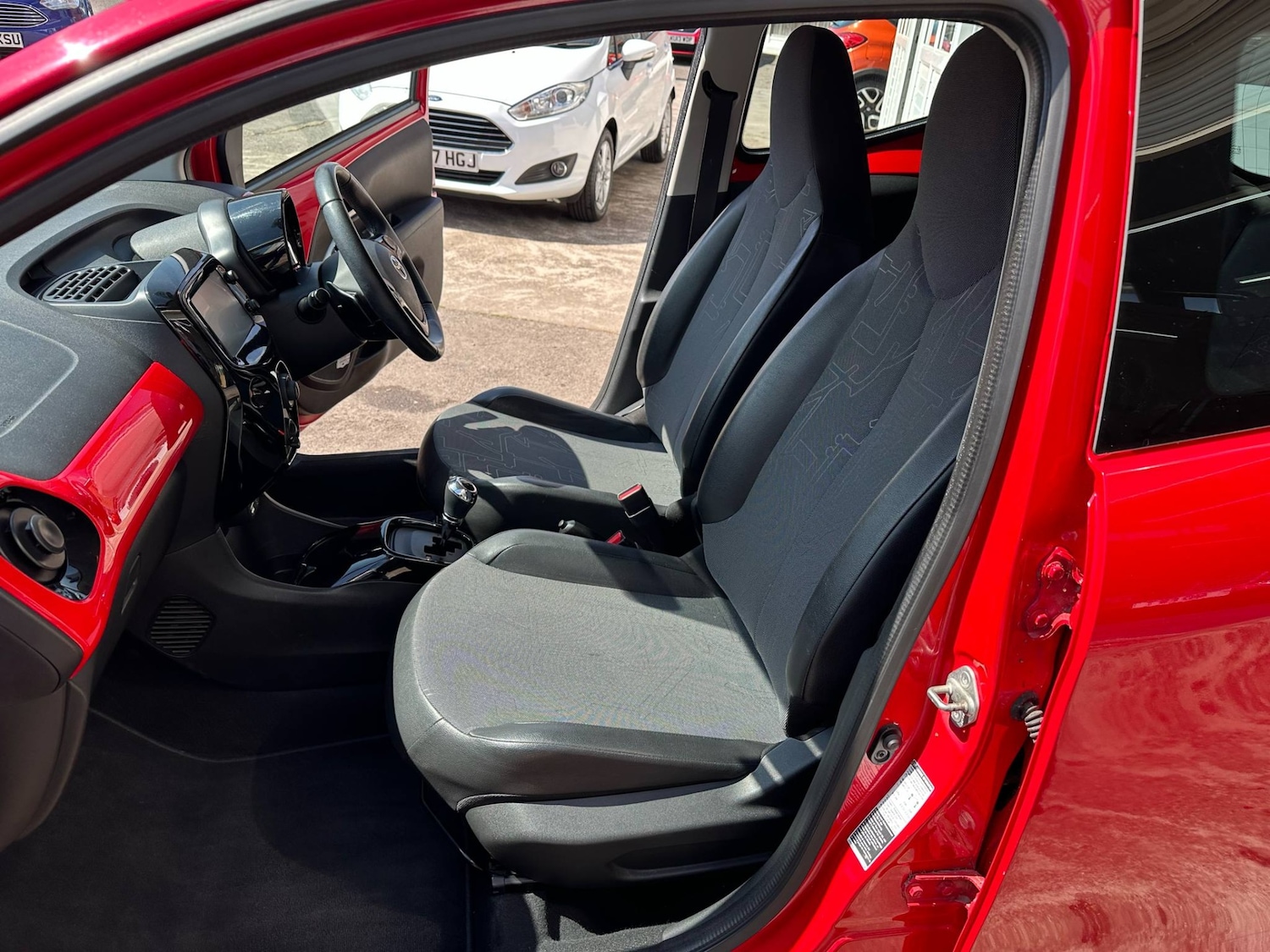 Used Toyota AYGO 2015 for sale - 77392126: Photo 11