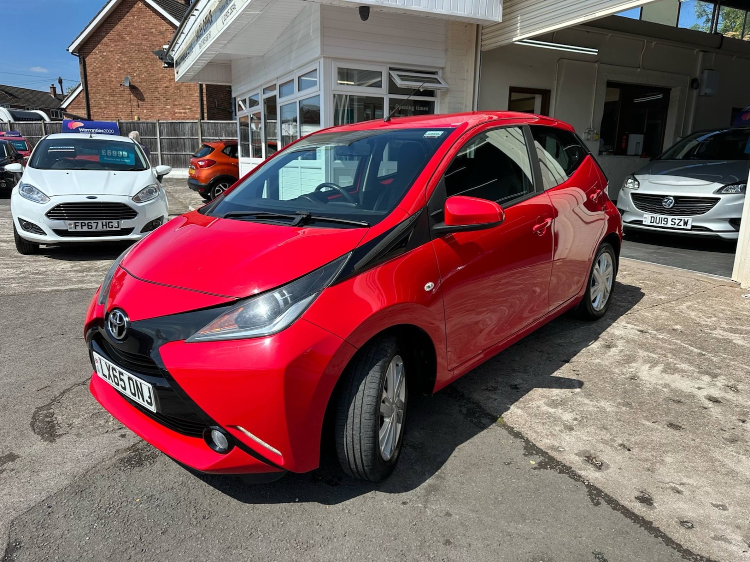 Used Toyota AYGO 2015 for sale - 77392126: Photo 2