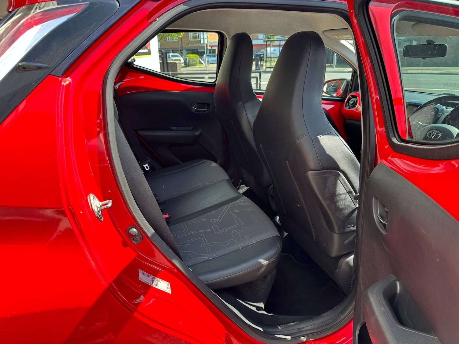 Used Toyota AYGO 2015 for sale - 77392126: Photo 6