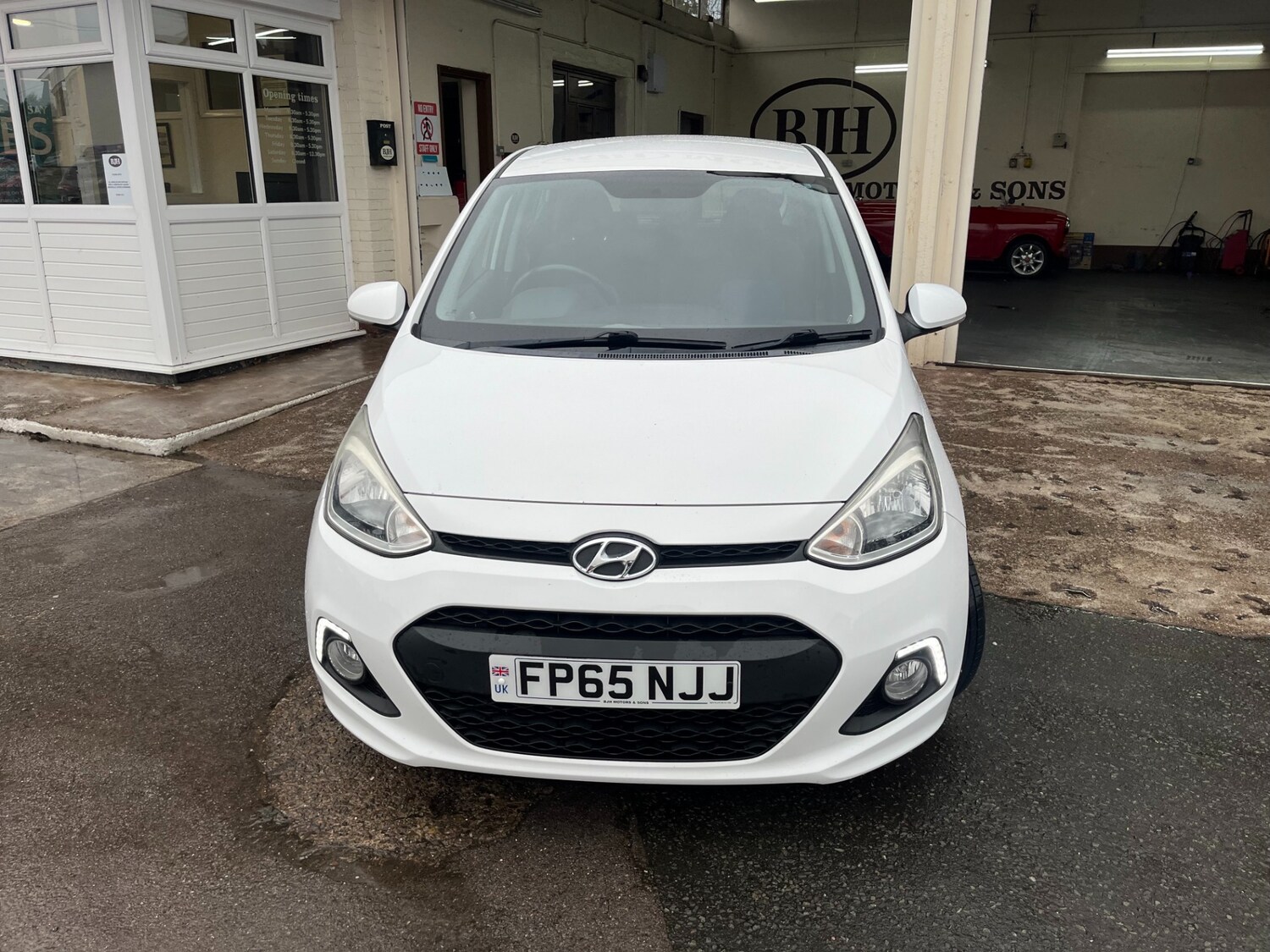 Used Hyundai i10 2015 for sale - 77247909: Photo 8