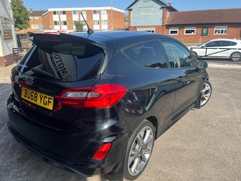 Used Ford Fiesta 2018 for sale - 79512020: Photo