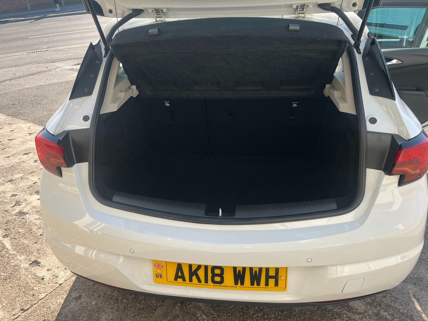 Used Vauxhall Astra 2018 for sale - 77954303: Photo 15