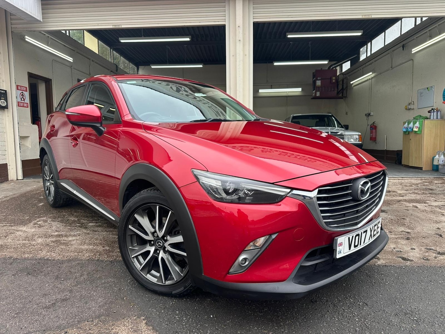 Used Mazda CX-3 2017 for sale - 76263053: Photo 2