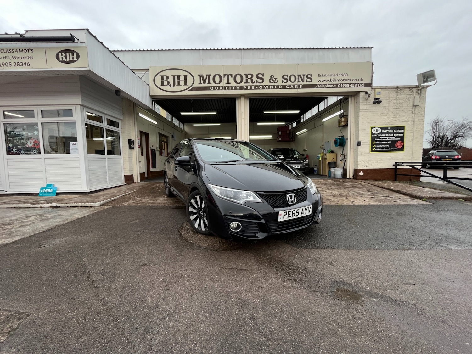 Used Honda Civic 2015 for sale - 76968470: Photo 1