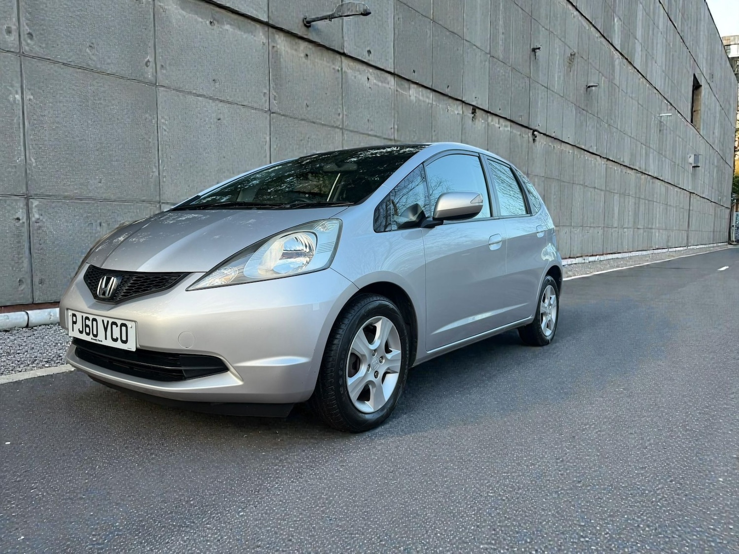Used Honda Jazz 2011 for sale - 77354090: Photo 2