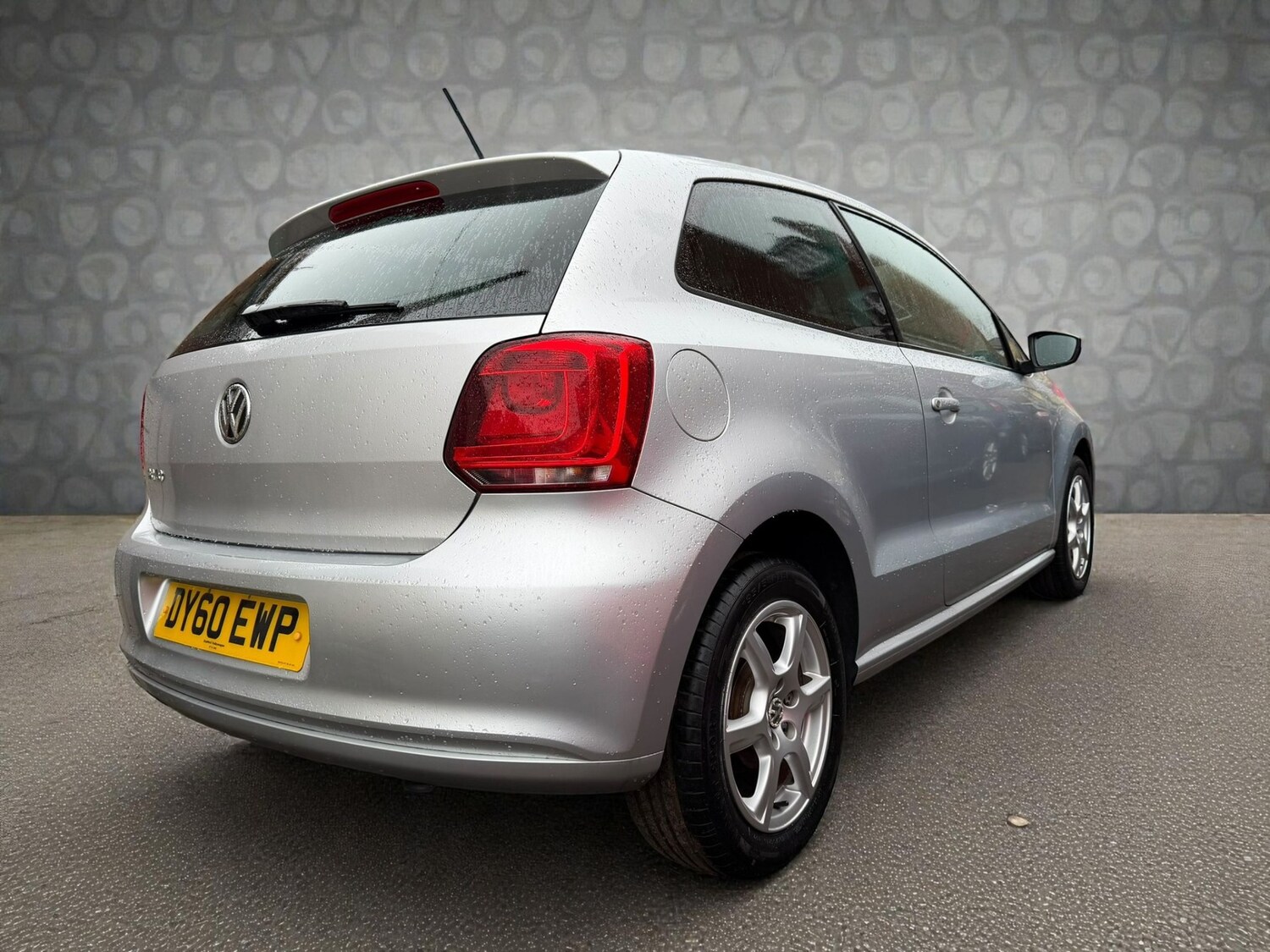 Used Volkswagen Polo 2010 for sale - 77584880: Photo 9