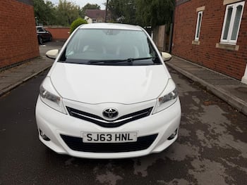 Used Toyota Yaris 2013 for sale - 79656926: Photo
