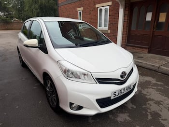 Used Toyota Yaris 2013 for sale - 79656926: Photo