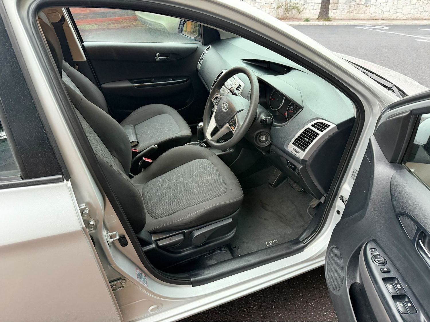 Used Hyundai i20 2011 for sale - 77351160: Photo 17