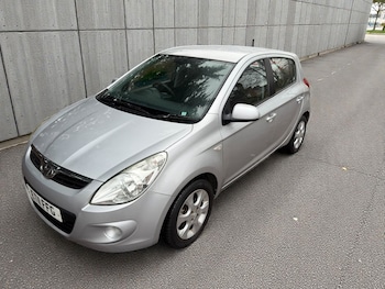 Used Hyundai i20 2011 for sale - 77351160: Photo