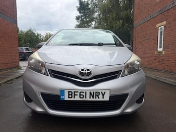 Used Toyota Yaris 2011 for sale - 79674352: Photo