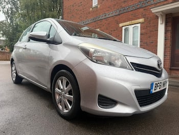 Used Toyota Yaris 2011 for sale - 79674352: Photo