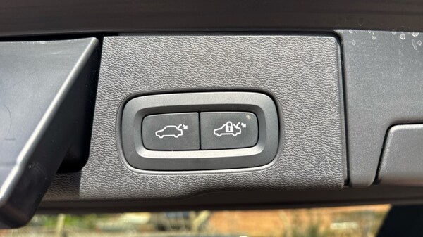 Used Volvo XC60 2023 for sale - 76191083: Photo 49