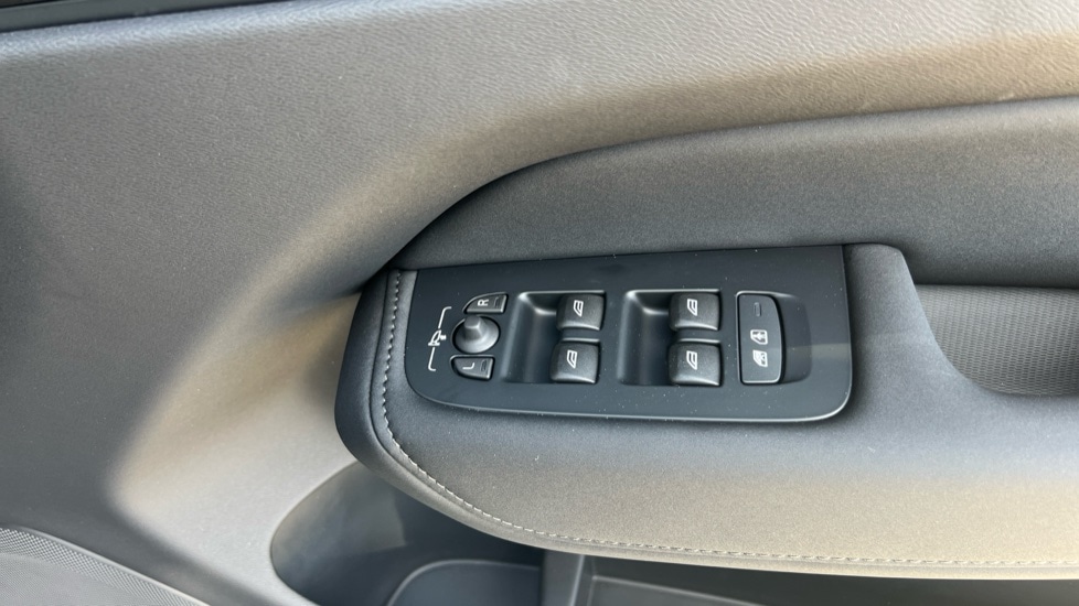 Used Volvo XC60 2025 for sale - 75966889: Photo 33