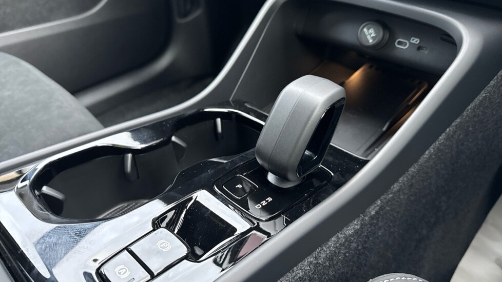 Used Volvo XC40 2025 for sale - 76874551: Photo 14