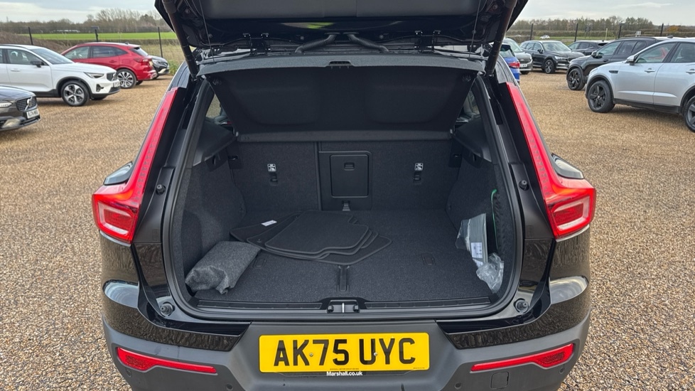 Used Volvo XC40 2025 for sale - 76874551: Photo 17