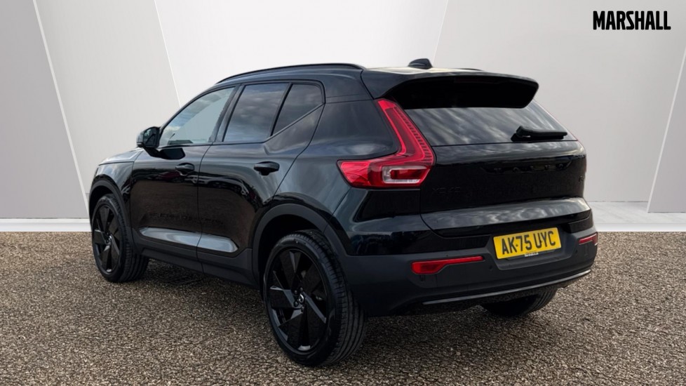 Used Volvo XC40 2025 for sale - 76874551: Photo 2