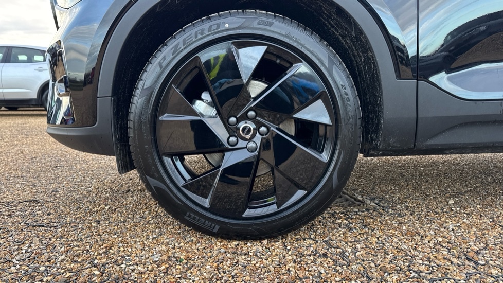 Used Volvo XC40 2025 for sale - 76874551: Photo 24