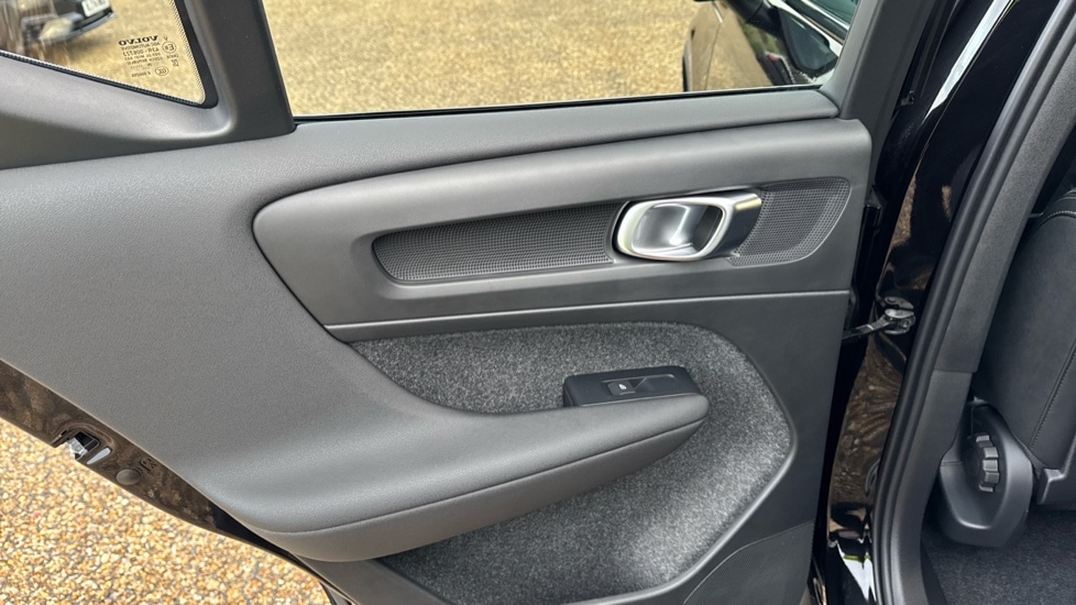 Used Volvo XC40 2025 for sale - 76874551: Photo 27