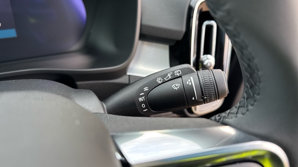 Used Volvo XC40 2025 for sale - 76874551: Photo 30