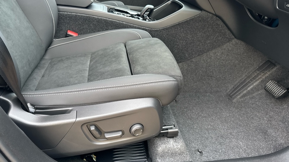 Used Volvo XC40 2025 for sale - 76874551: Photo 32