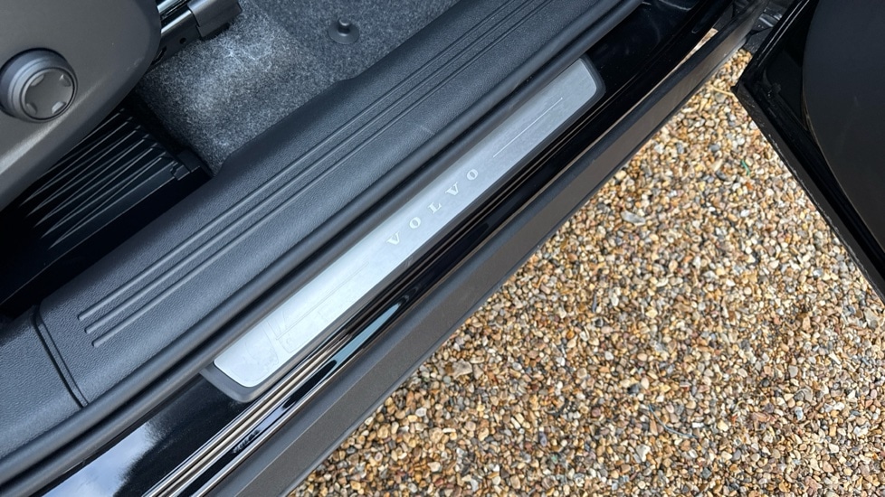 Used Volvo XC40 2025 for sale - 76874551: Photo 43