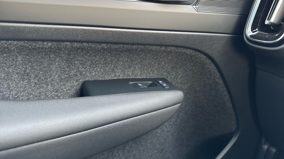 Used Volvo XC40 2025 for sale - 76874551: Photo 48