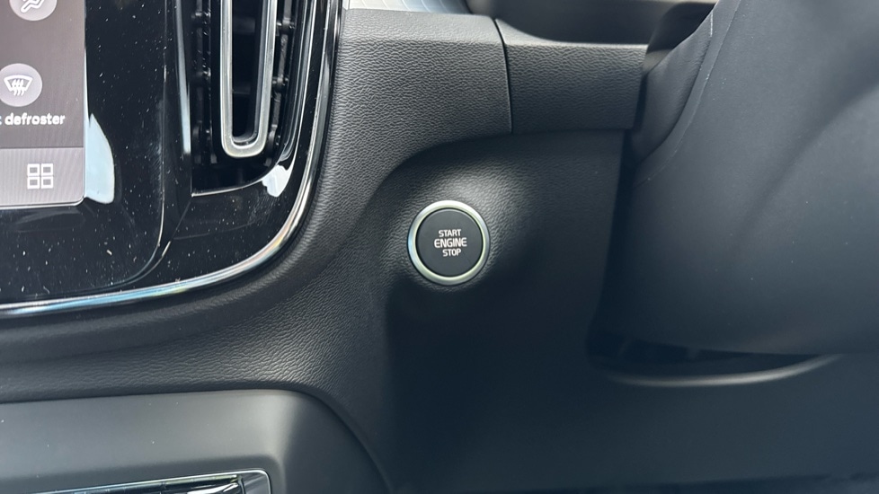 Used Volvo XC40 2025 for sale - 76874551: Photo 50