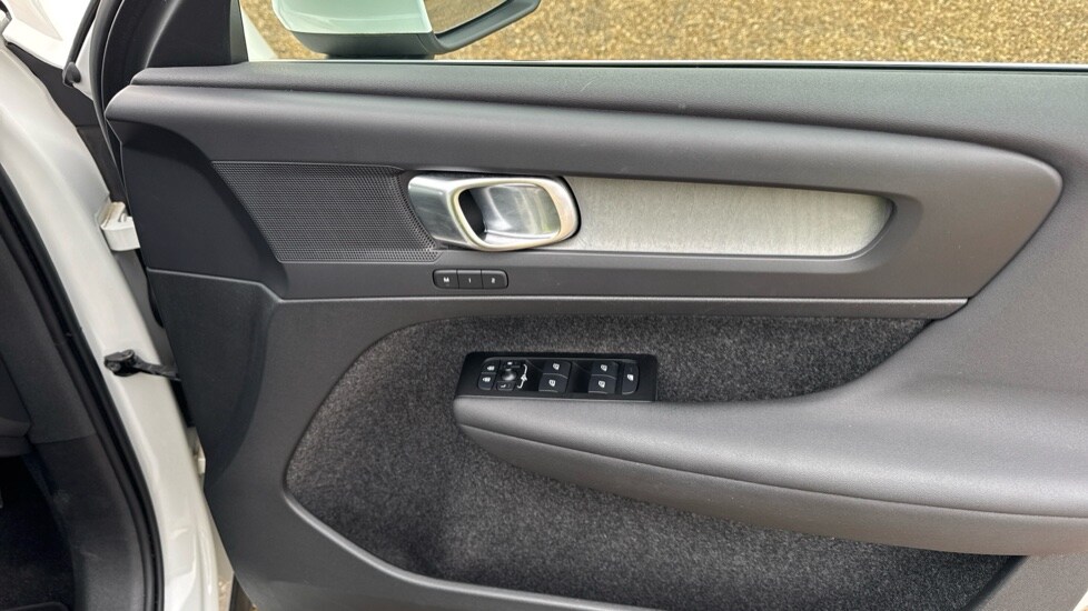 Used Volvo XC40 2021 for sale - 76914946: Photo 15