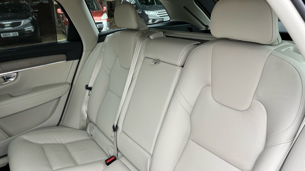 Used Volvo V90 2024 for sale - 75439646: Photo 43