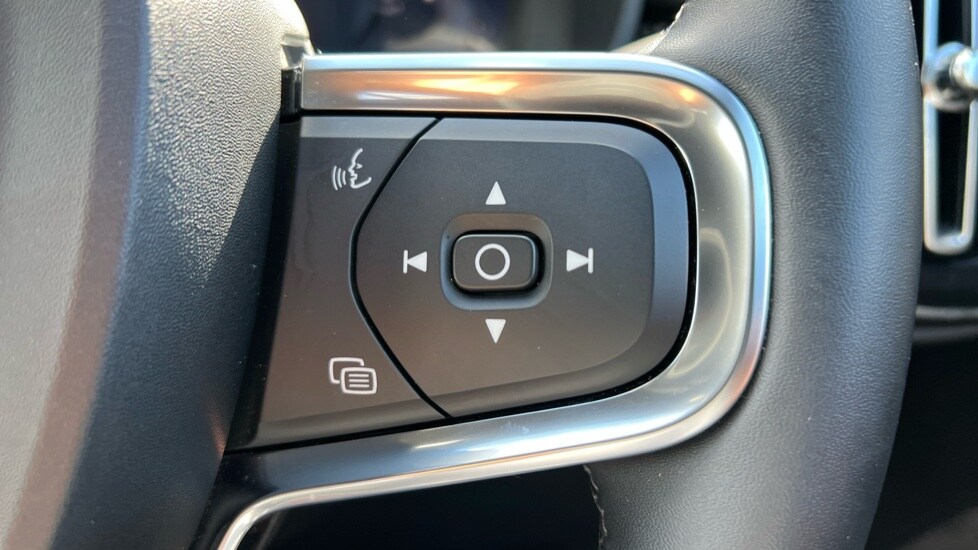 Used Volvo XC40 2025 for sale - 75943239: Photo 19