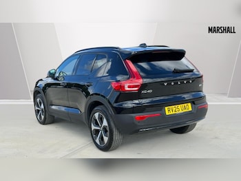 Used Volvo XC40 2025 for sale - 75943239: Photo 2