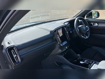 Used Volvo XC40 2025 for sale - 75943239: Photo 4