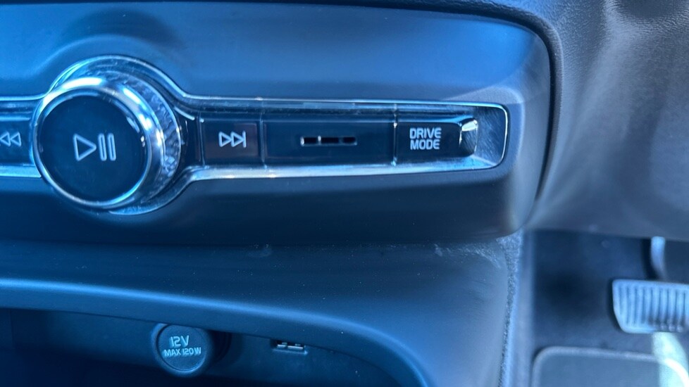 Used Volvo XC40 2022 for sale - 75979888: Photo 52