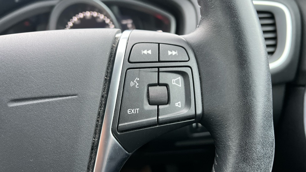 Used Volvo V40 2016 for sale - 76261522: Photo 19