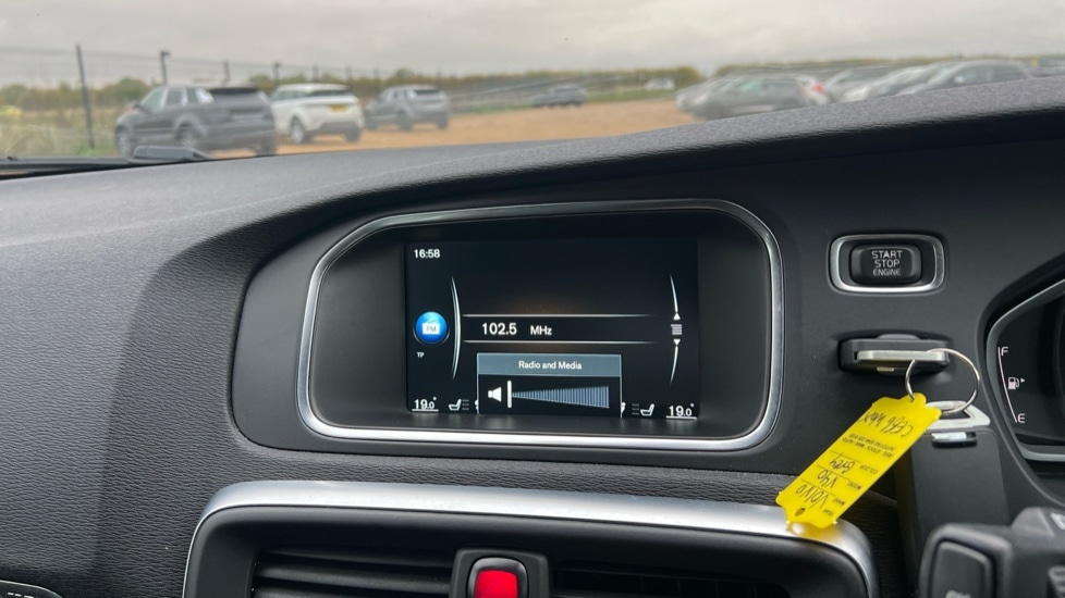 Used Volvo V40 2016 for sale - 76261522: Photo 35