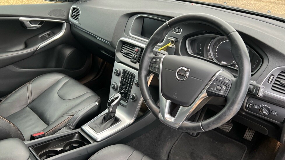 Used Volvo V40 2016 for sale - 76261522: Photo 5