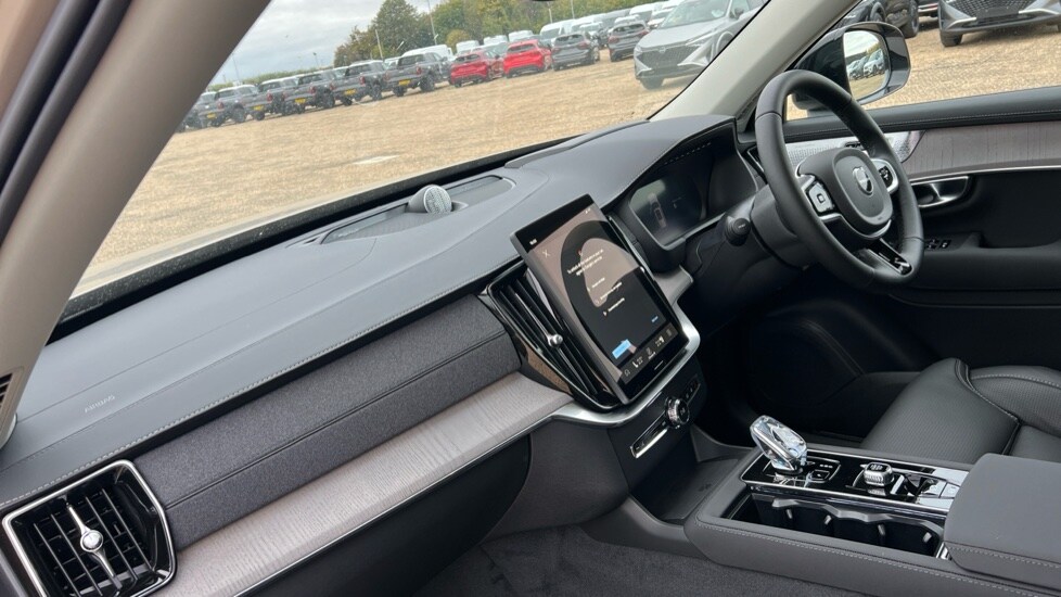 Used Volvo XC90 2025 for sale - 76117058: Photo 4