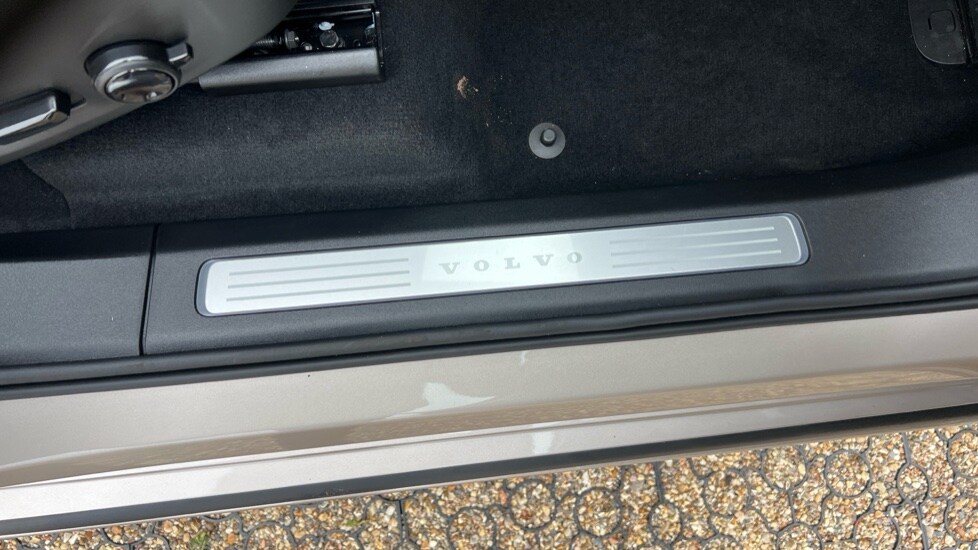 Used Volvo XC90 2025 for sale - 76117058: Photo 43