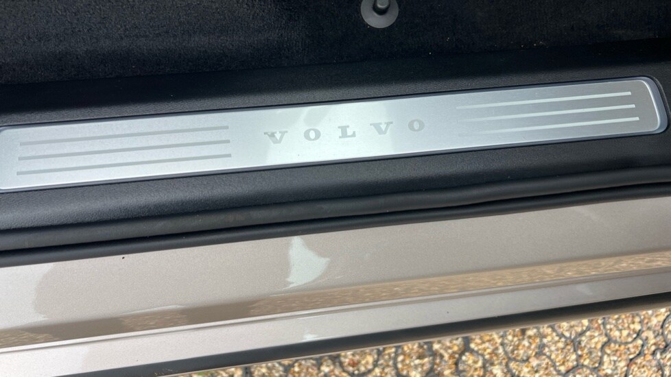 Used Volvo XC90 2025 for sale - 76117058: Photo 44