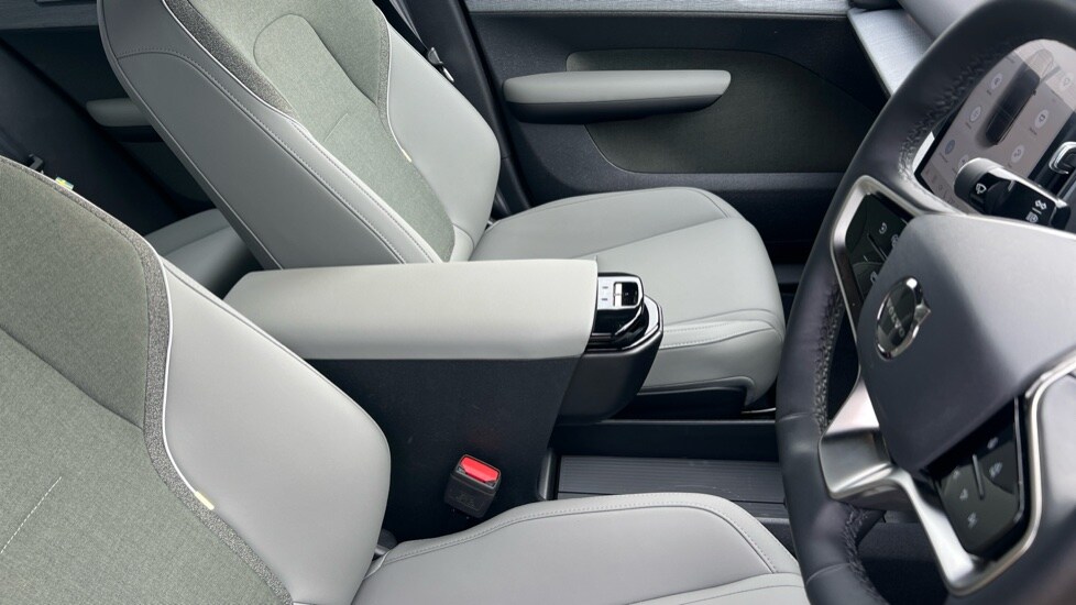 Used Volvo EX30 2025 for sale - 75439772: Photo 9