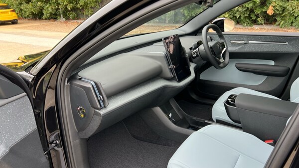 Used Volvo EX30 2025 for sale - 75439820: Photo 4