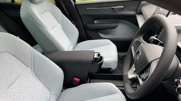 Used Volvo EX30 2025 for sale - 75439820: Photo 9