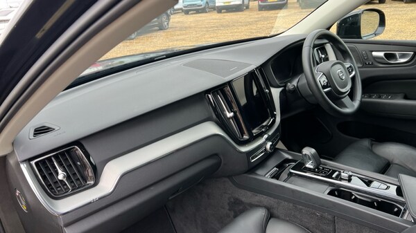 Used Volvo XC60 2024 for sale - 76079063: Photo 4