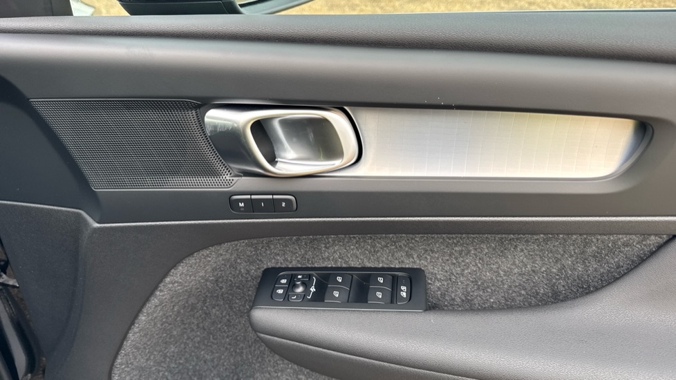 Used Volvo XC40 2025 for sale - 76874576: Photo 15