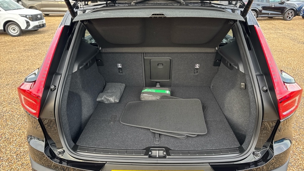 Used Volvo XC40 2025 for sale - 76874576: Photo 17